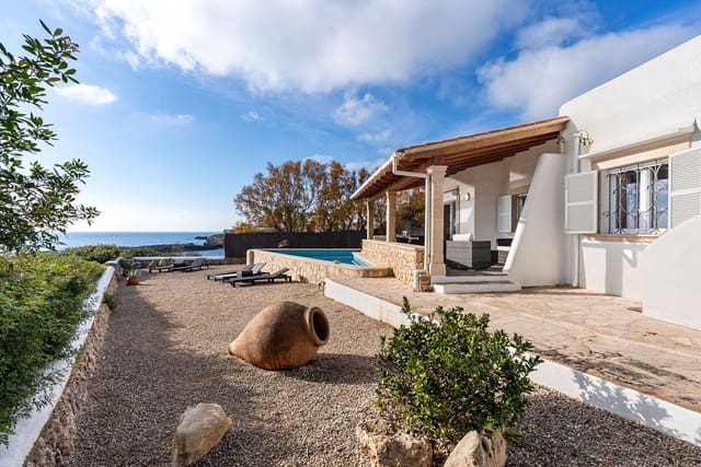 4 sypialnia Willa na sprzedaż w Cala d'Or, Santanyí z basenem garażem - 2 695 000 € (Ref: 9532140)