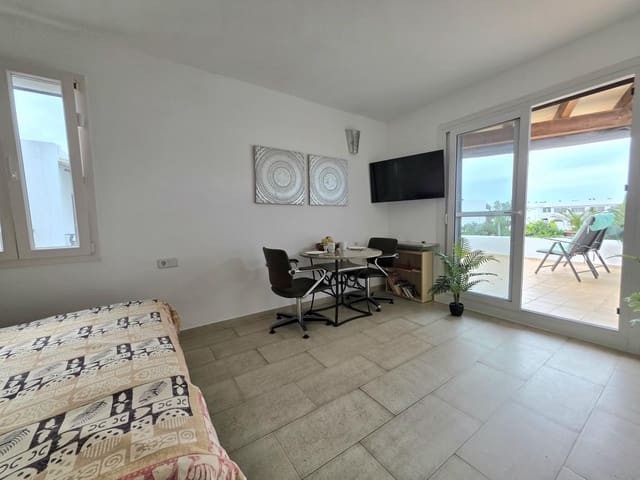 1 slaapkamer Appartement te koop in Cala d'Or, Santanyí met zwembad - € 212.000 (Ref: 9539508)