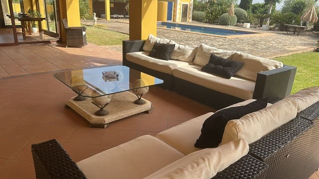 6 soveværelse Finca/Landehus til salg i Manacor med swimmingpool - € 2.300.000 (Ref: 9588431)