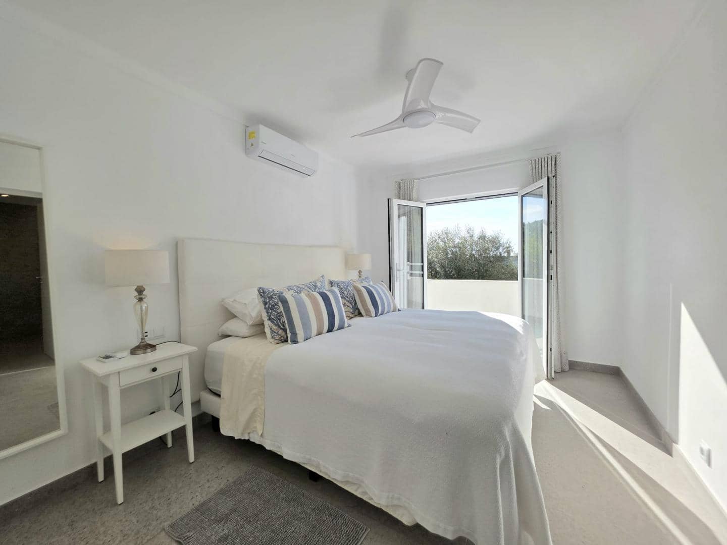 4 quarto Penthouse para venda em Cala d'Or com piscina garagem - 1 295 000 € (Ref: 9610252)