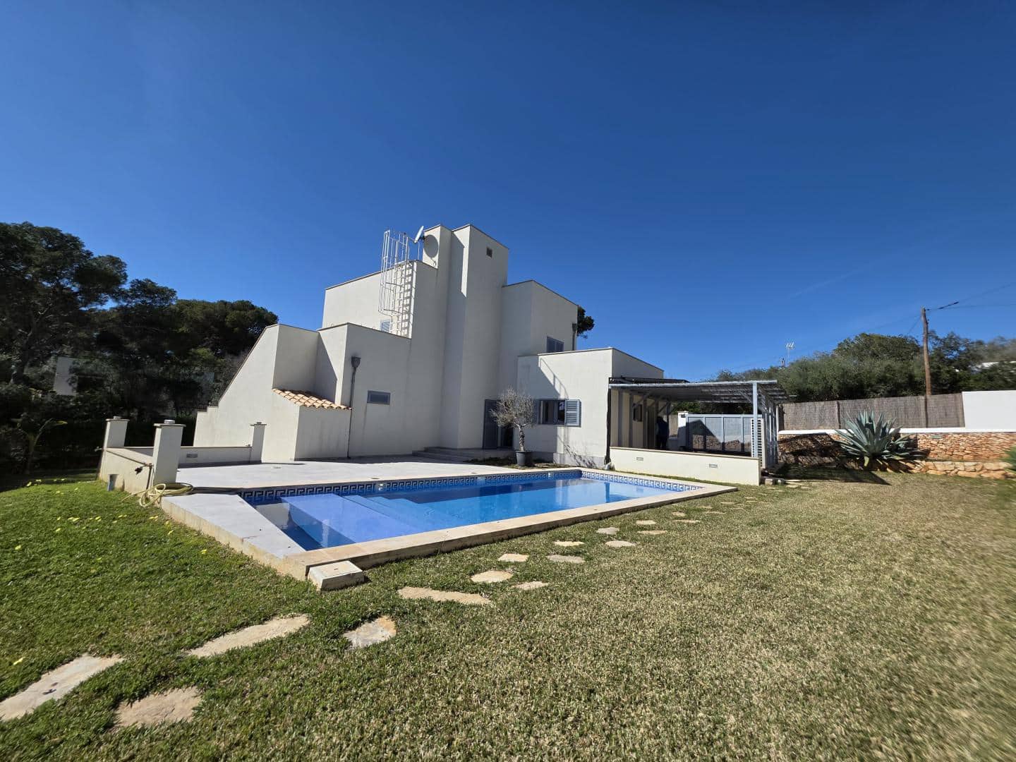 4 slaapkamer Villa te koop in Porto Petro met zwembad garage - € 1.495.000 (Ref: 9628348)