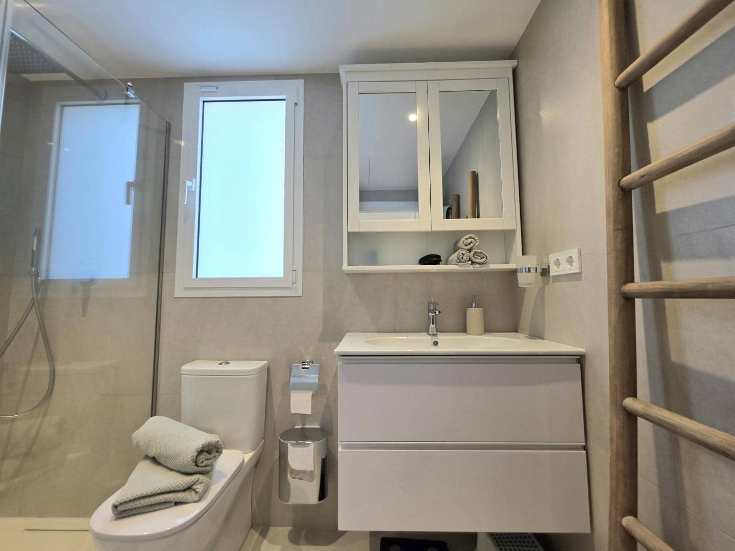 2 bedroom Apartment for sale in Cala d'Or with pool garage - € 465,000 (Ref: 9740063)