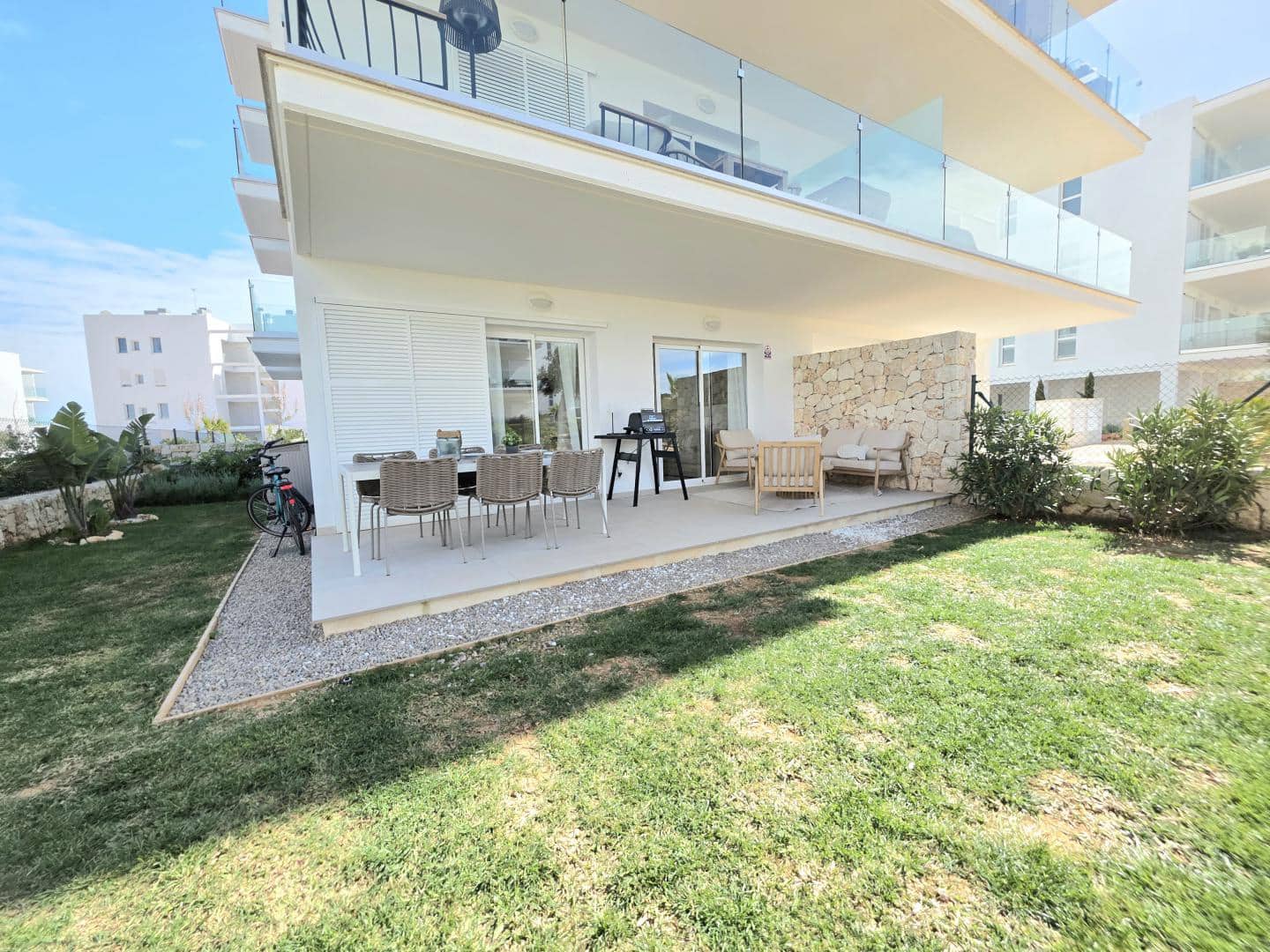 2 bedroom Apartment for sale in Cala d'Or with pool garage - € 465,000 (Ref: 9740063)