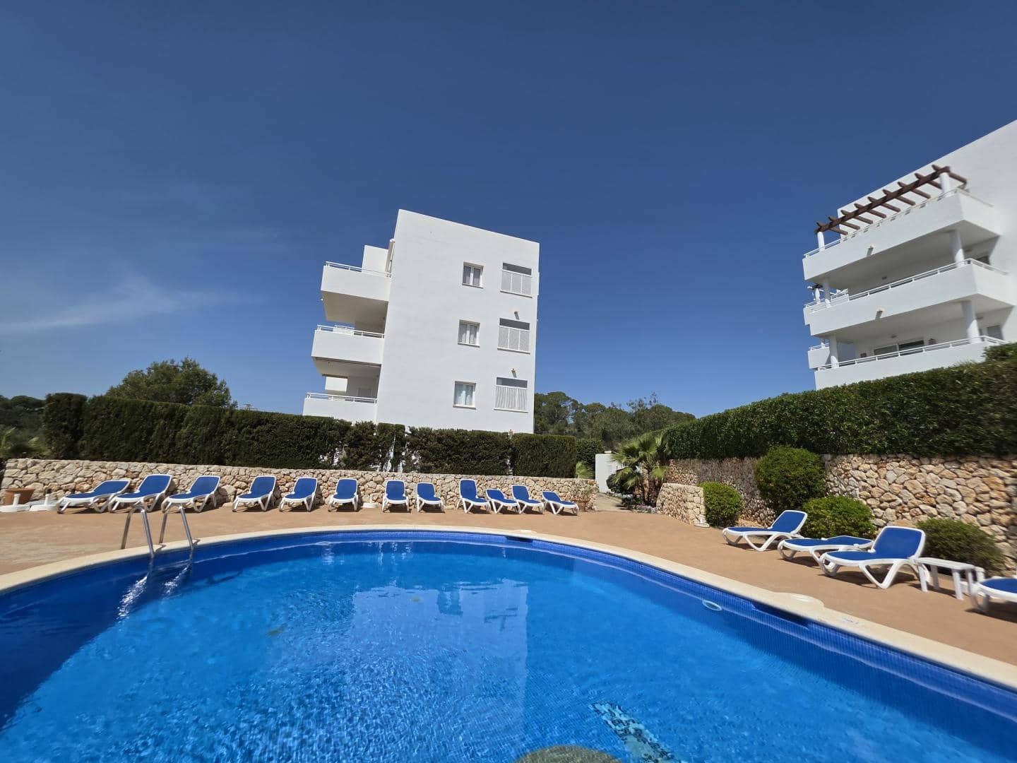 2 soverom Leilighet til salgs i Cala d'Or med svømmebasseng garasje - € 349 500 (Ref: 9756357)