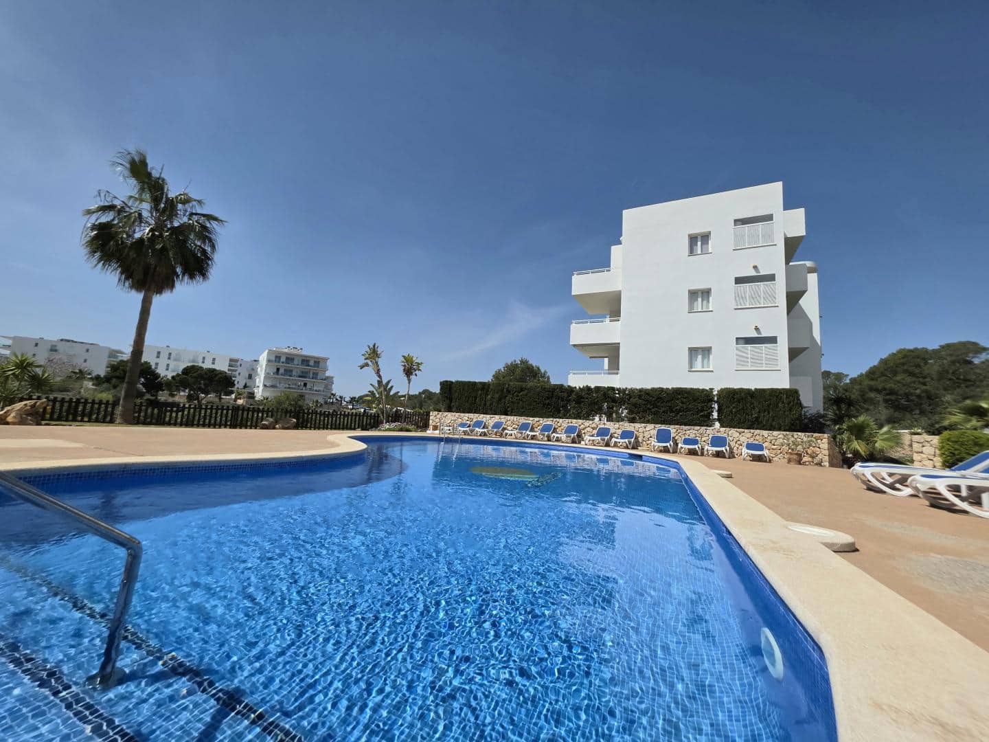 2 soverom Leilighet til salgs i Cala d'Or med svømmebasseng garasje - € 349 500 (Ref: 9756357)