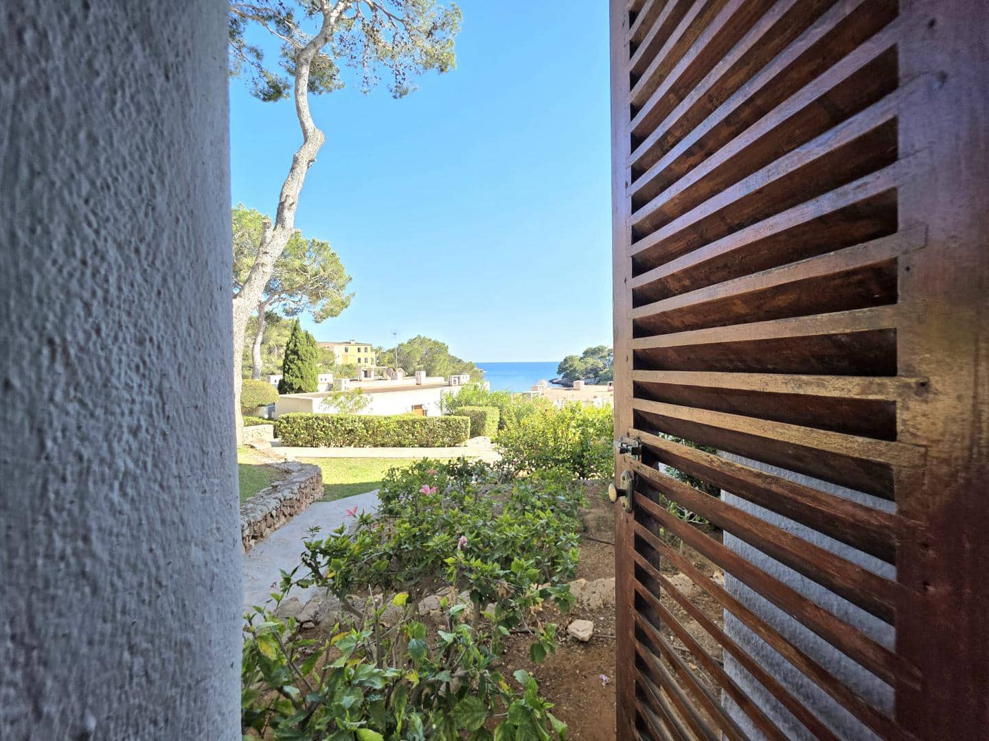 1 soveværelse Strandlejlighed til salg i Cala Ferrera med swimmingpool - € 340.000 (Ref: 9805525)