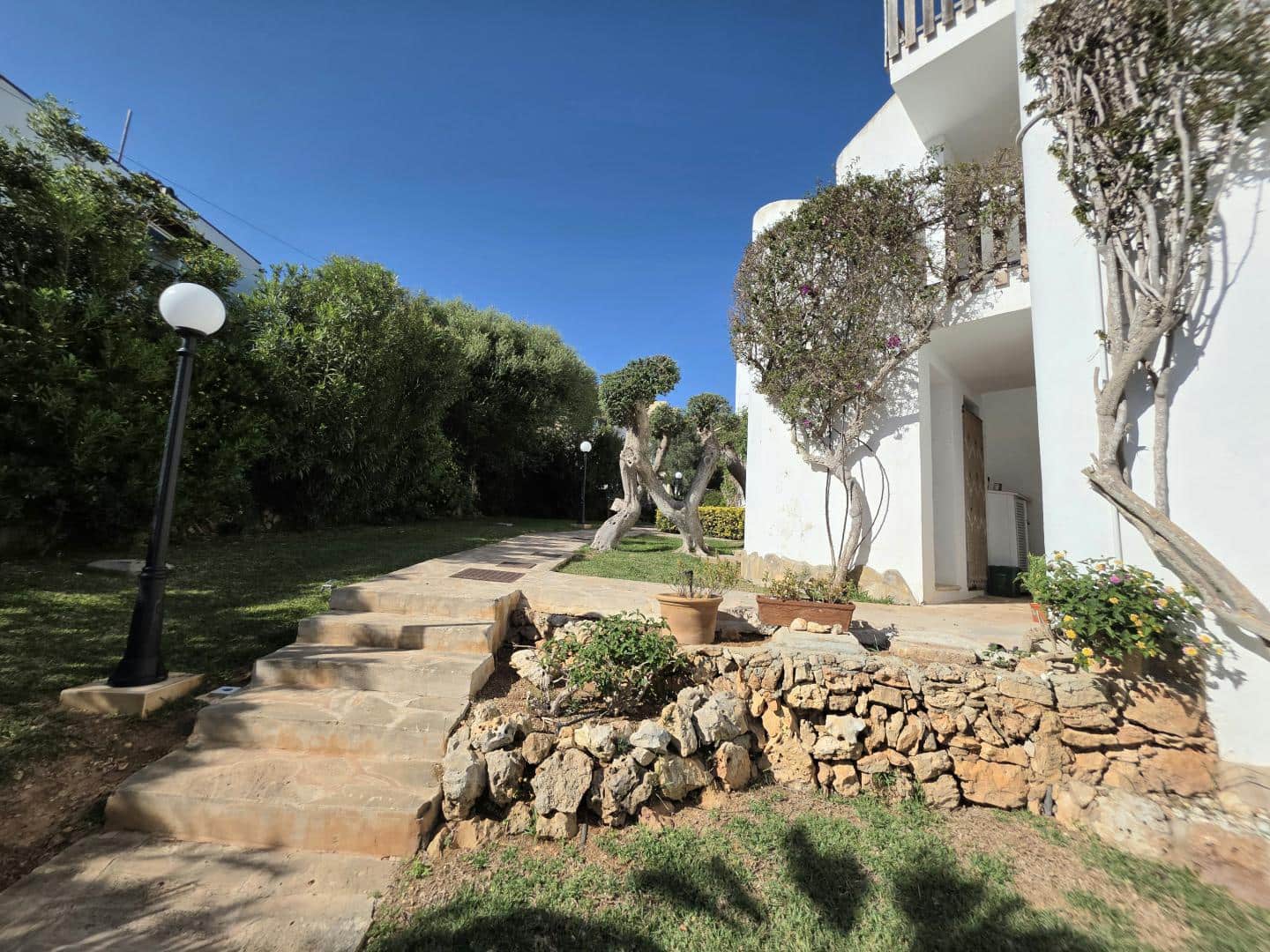 1 soveværelse Strandlejlighed til salg i Cala Ferrera med swimmingpool - € 340.000 (Ref: 9805525)