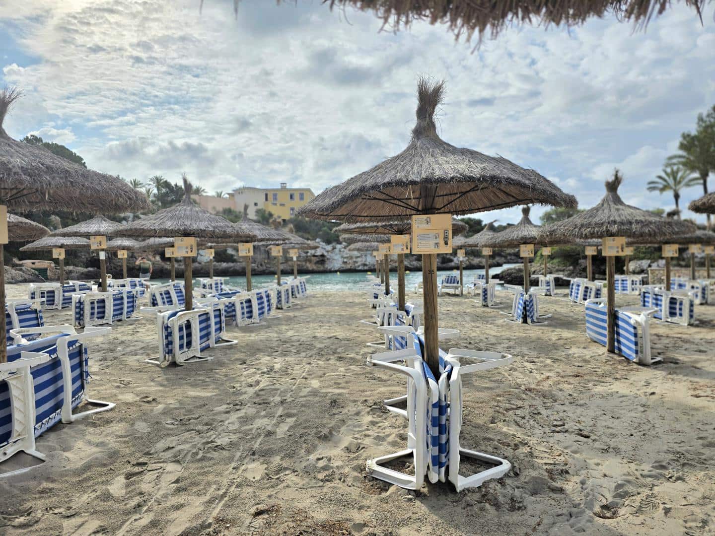 1 soveværelse Strandlejlighed til salg i Cala Ferrera med swimmingpool - € 340.000 (Ref: 9805525)