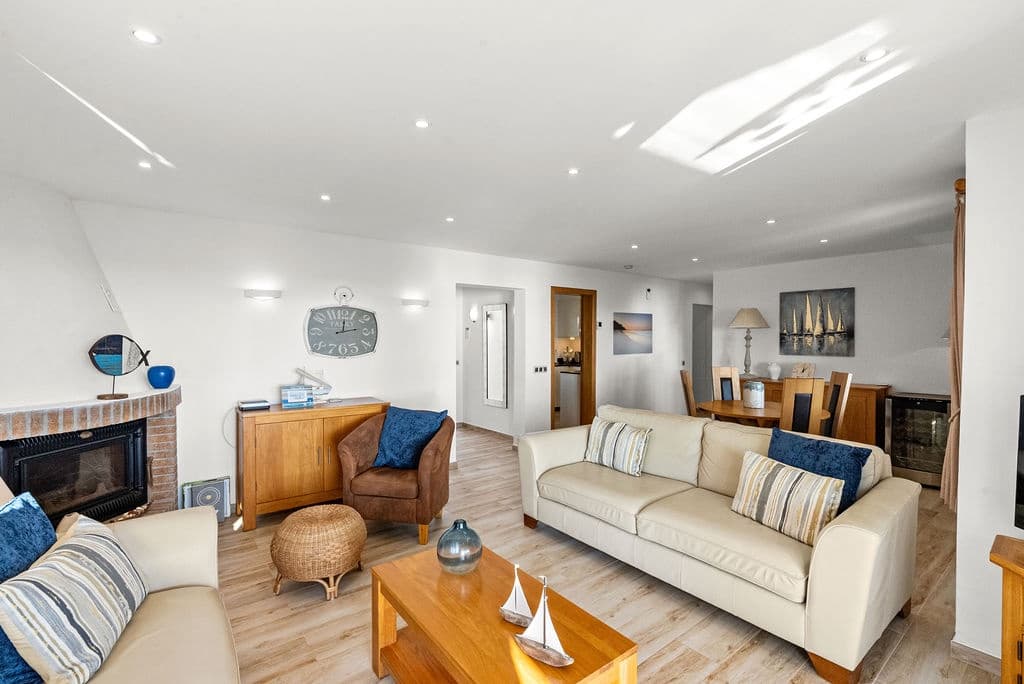 4 bedroom Villa for sale in Cala d'Or with pool garage - € 2,695,000 (Ref: 9863605)