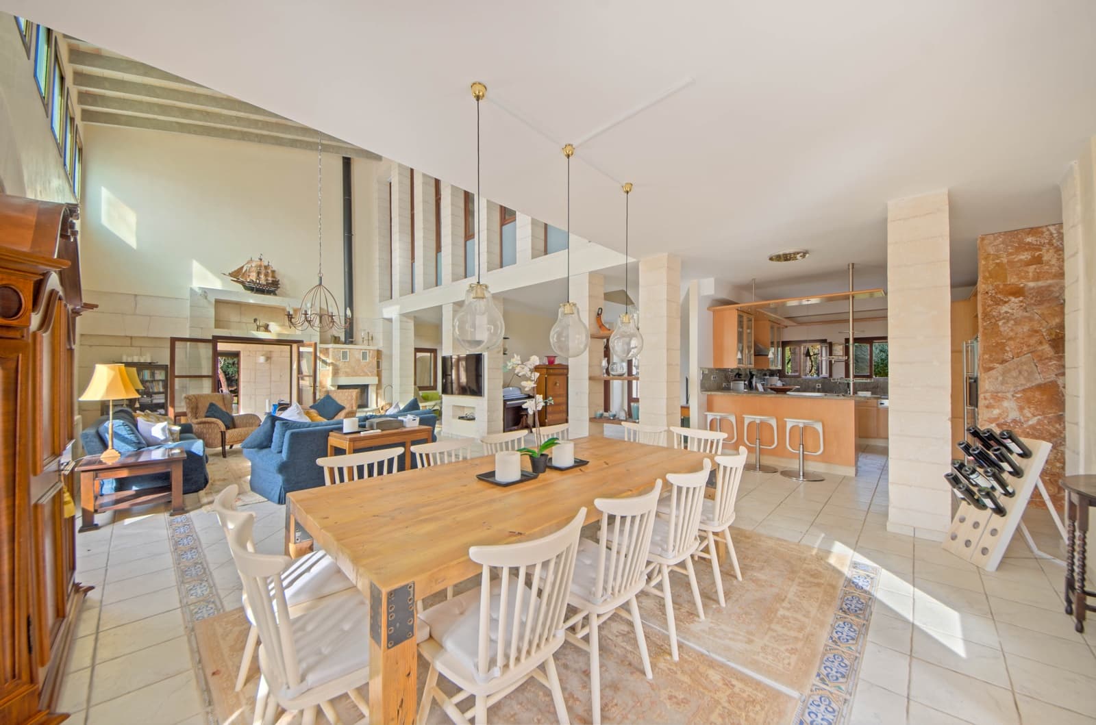 6 soveværelse Finca/Landehus til salg i Ses Salines med swimmingpool garage - € 1.950.000 (Ref: 9057987)