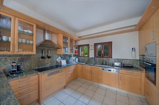 6 slaapkamer Finca/Landhuis te koop in Ses Salines met zwembad garage - € 1.950.000 (Ref: 9057987)