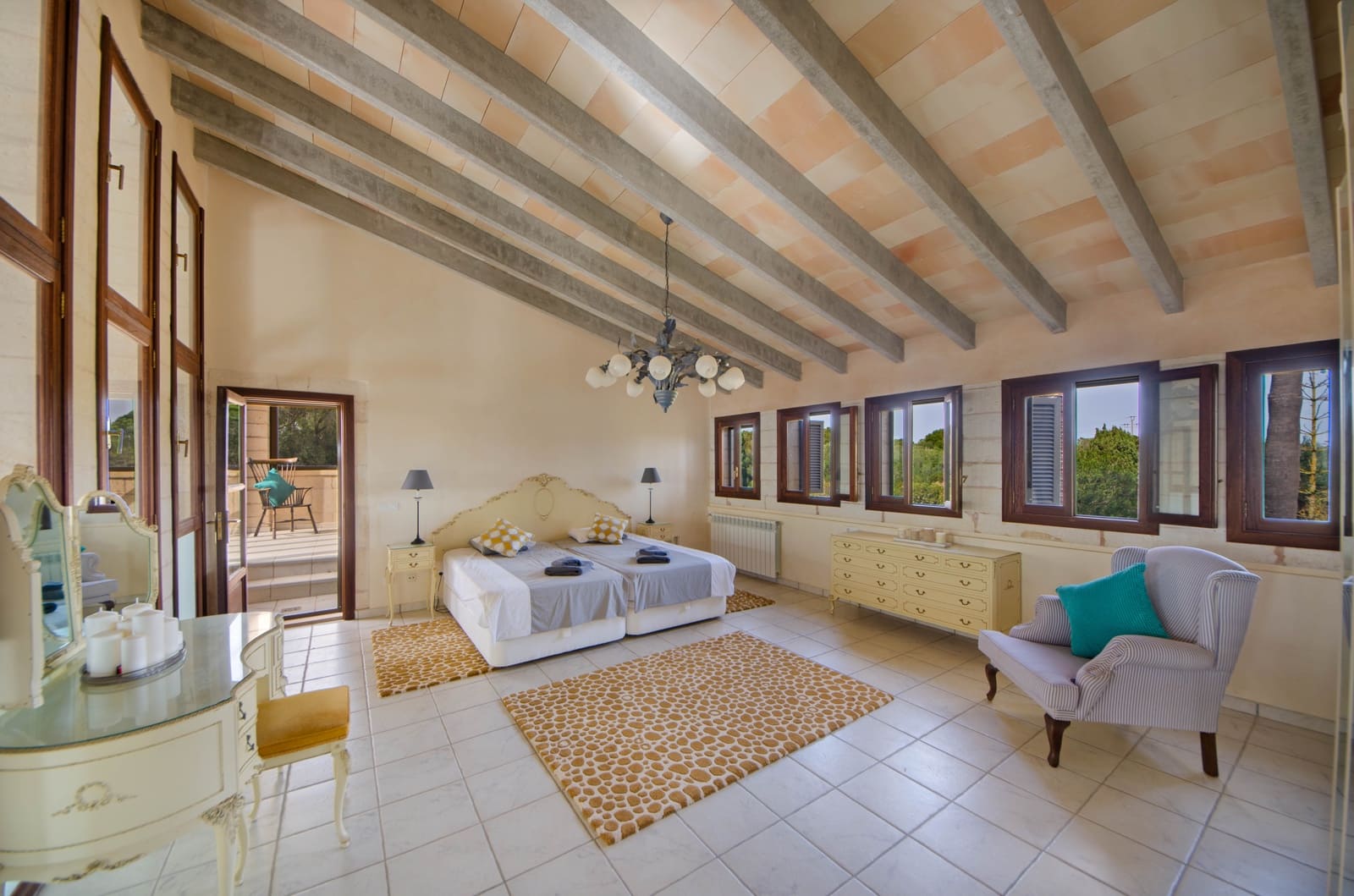 6 soveværelse Finca/Landehus til salg i Ses Salines med swimmingpool garage - € 1.950.000 (Ref: 9057987)