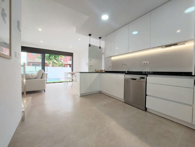 3 bedroom Villa for sale in San Pedro del Pinatar with pool - € 450,000 (Ref: 7265148)