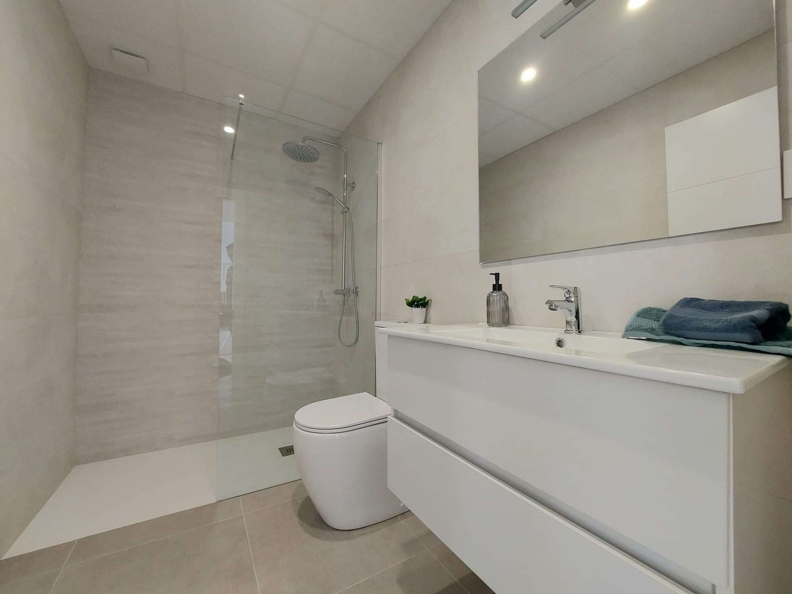 2 bedroom Villa for sale in Roldan with pool - € 227,500 (Ref: 8068033)