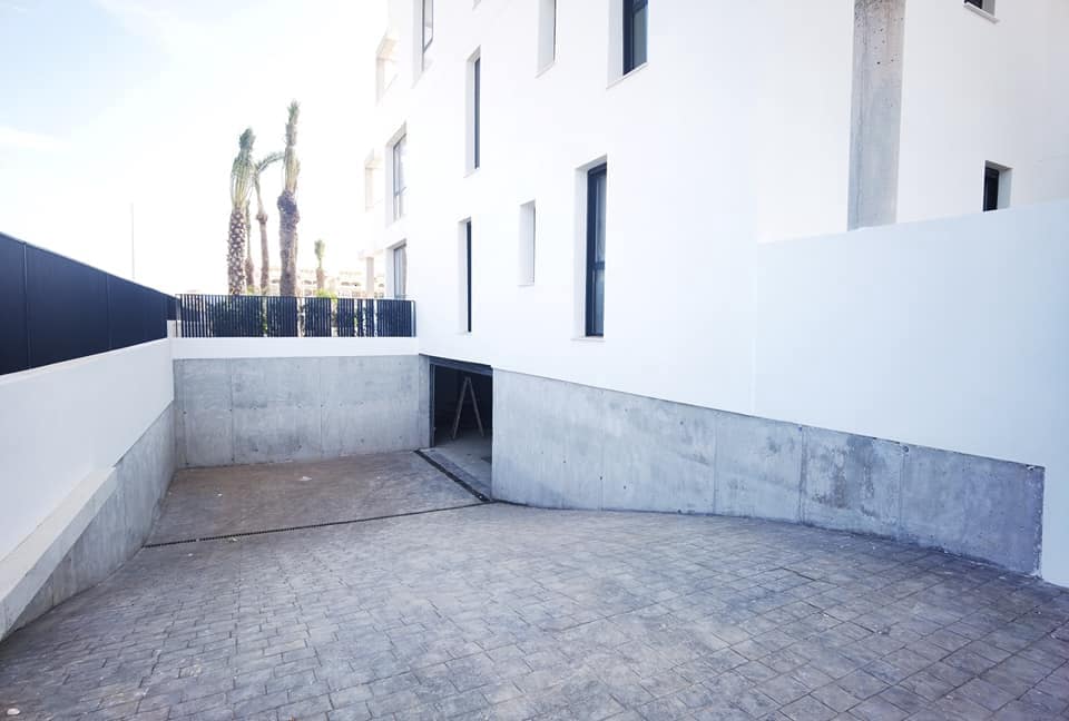 2 bedroom Apartment for sale in Mar de Cristal with pool - € 305,000 (Ref: 8103338)