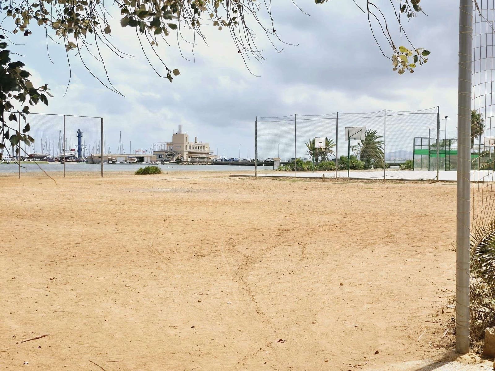 Ubebygd land til salgs i Los Urrutias - € 59 000 (Ref: 8510173)