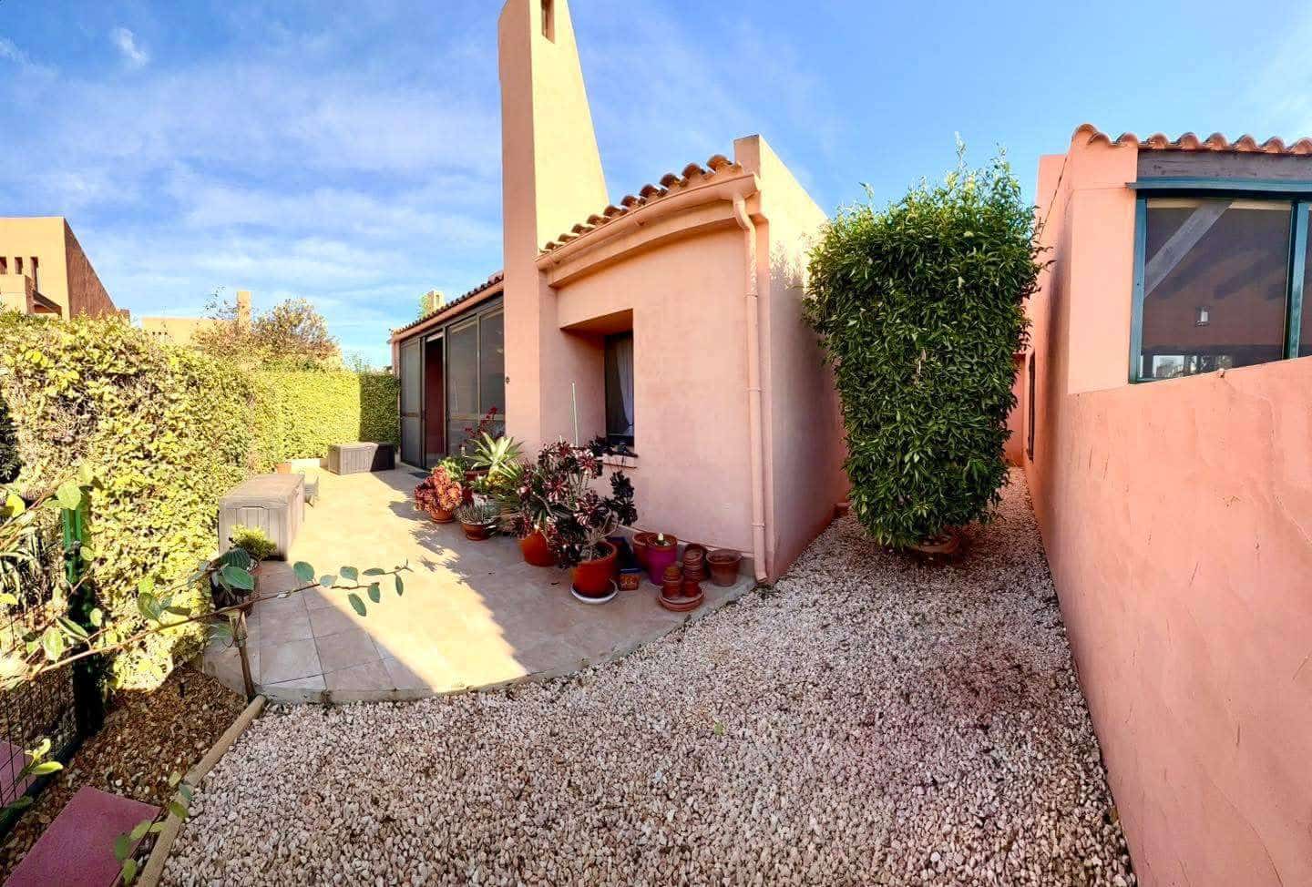 Villa for sale in Corvera with pool - € 159,900 (Ref: 9412600)