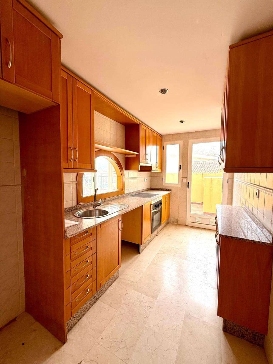 2 bedroom Apartment for sale in Los Belones with pool - € 245,000 (Ref: 9412634)