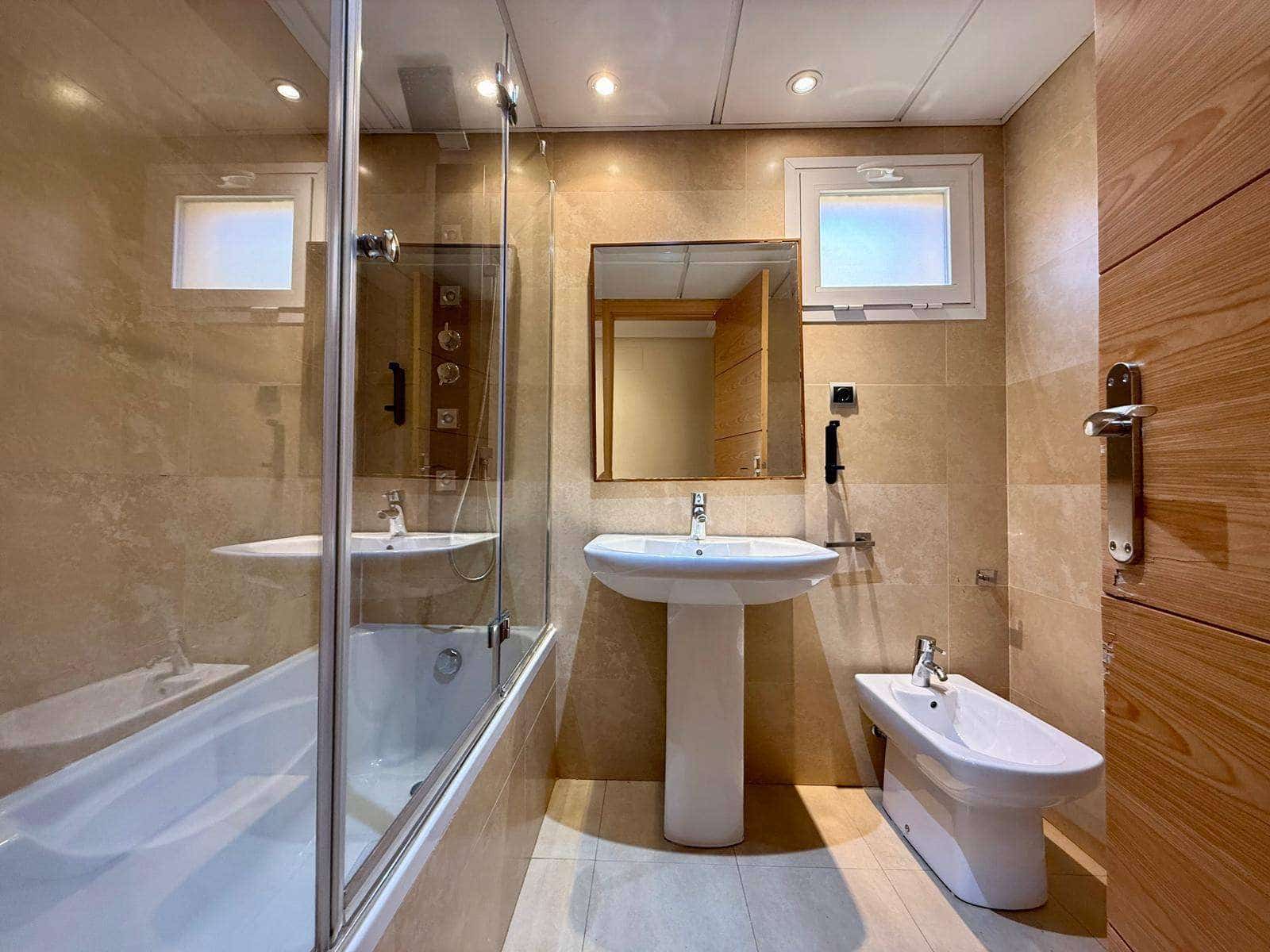 Apartment for sale in Los Alcazares with pool garage - € 110,000 (Ref: 9412635)