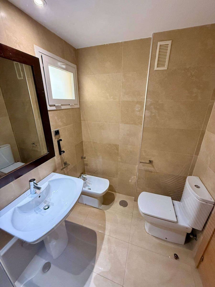 2 bedroom Apartment for sale in Los Alcazares with pool - € 130,800 (Ref: 9412636)