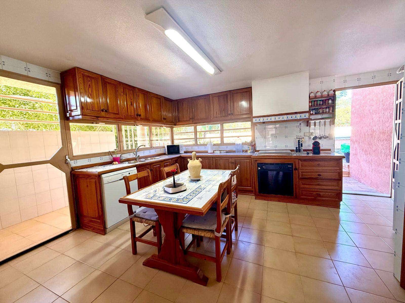 4 soveværelse Villa til salg i Algezares med swimmingpool garage - € 490.000 (Ref: 9625161)