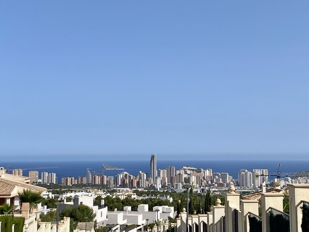 3 bedroom Villa for sale in Finestrat with pool garage - € 820,000 (Ref: 5974335)