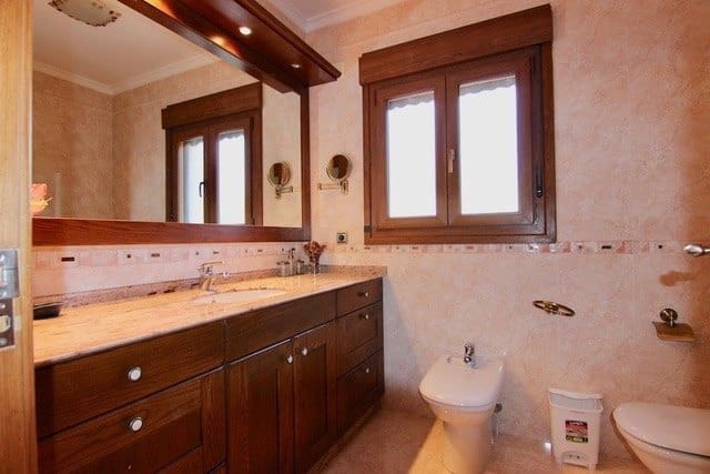 6 bedroom Finca/Country House for sale in Jalon / Xalo with pool garage - € 849,950 (Ref: 6792596)