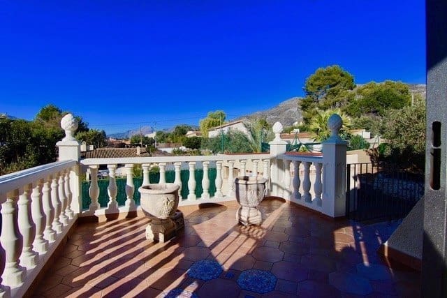 6 bedroom Finca/Country House for sale in Jalon / Xalo with pool garage - € 849,950 (Ref: 6792596)