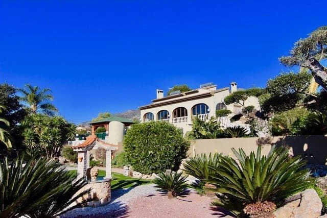 6 bedroom Finca/Country House for sale in Jalon / Xalo with pool garage - € 849,950 (Ref: 6792596)