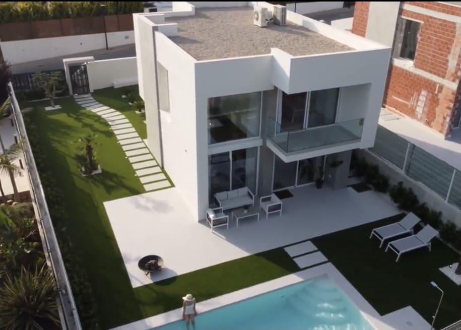3 bedroom Villa for sale in Finestrat with pool garage - € 820,000 (Ref: 6991807)
