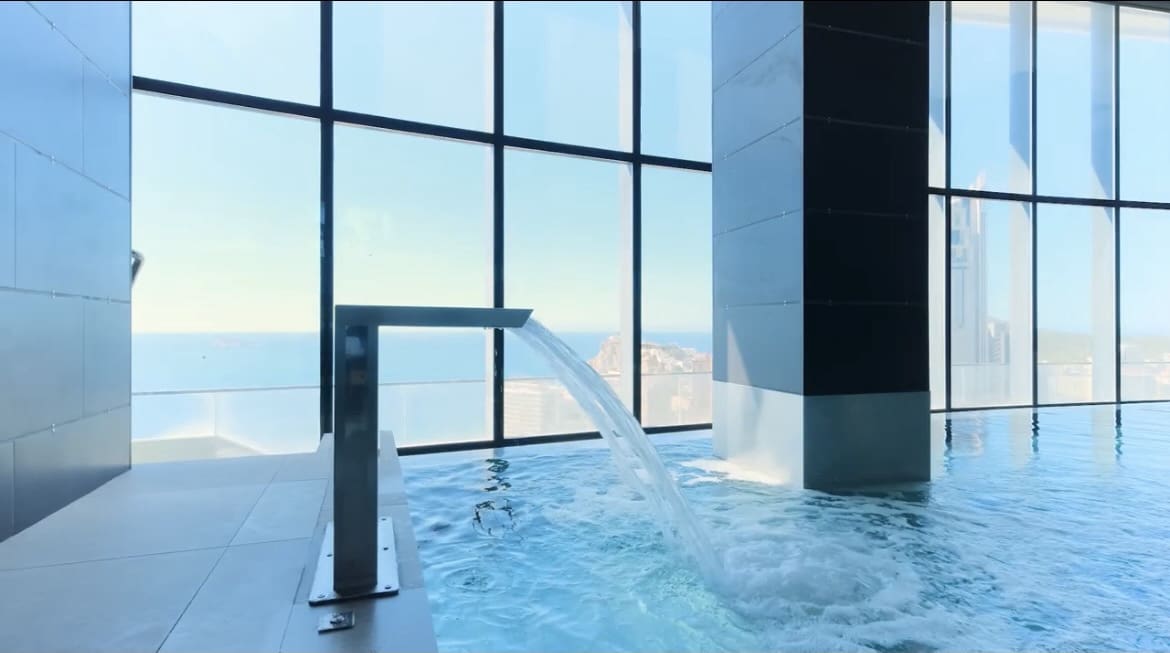 2 slaapkamer Appartement te koop in Benidorm met zwembad garage - € 690.000 (Ref: 7007532)