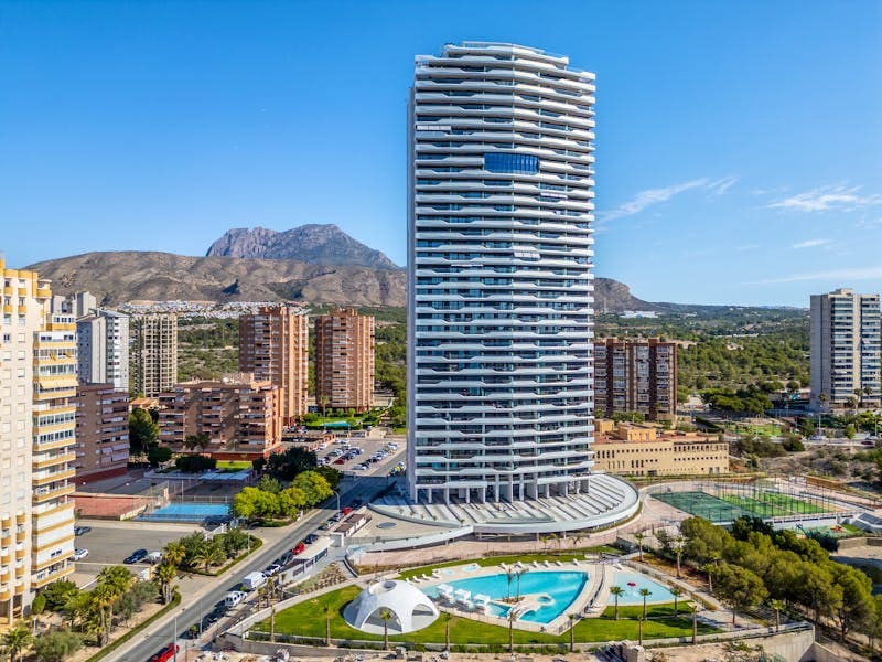 2 slaapkamer Appartement te koop in Benidorm met zwembad garage - € 690.000 (Ref: 7007532)