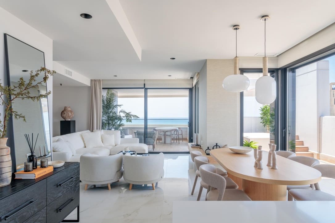 2 slaapkamer Appartement te koop in Benidorm met zwembad garage - € 690.000 (Ref: 7007532)