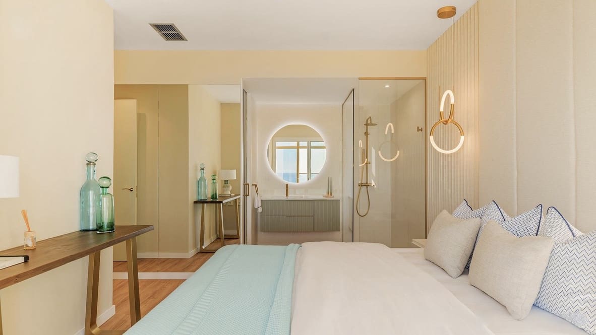 3 bedroom Apartment for sale in Benidorm with pool garage - € 1,065,000 (Ref: 7016171)