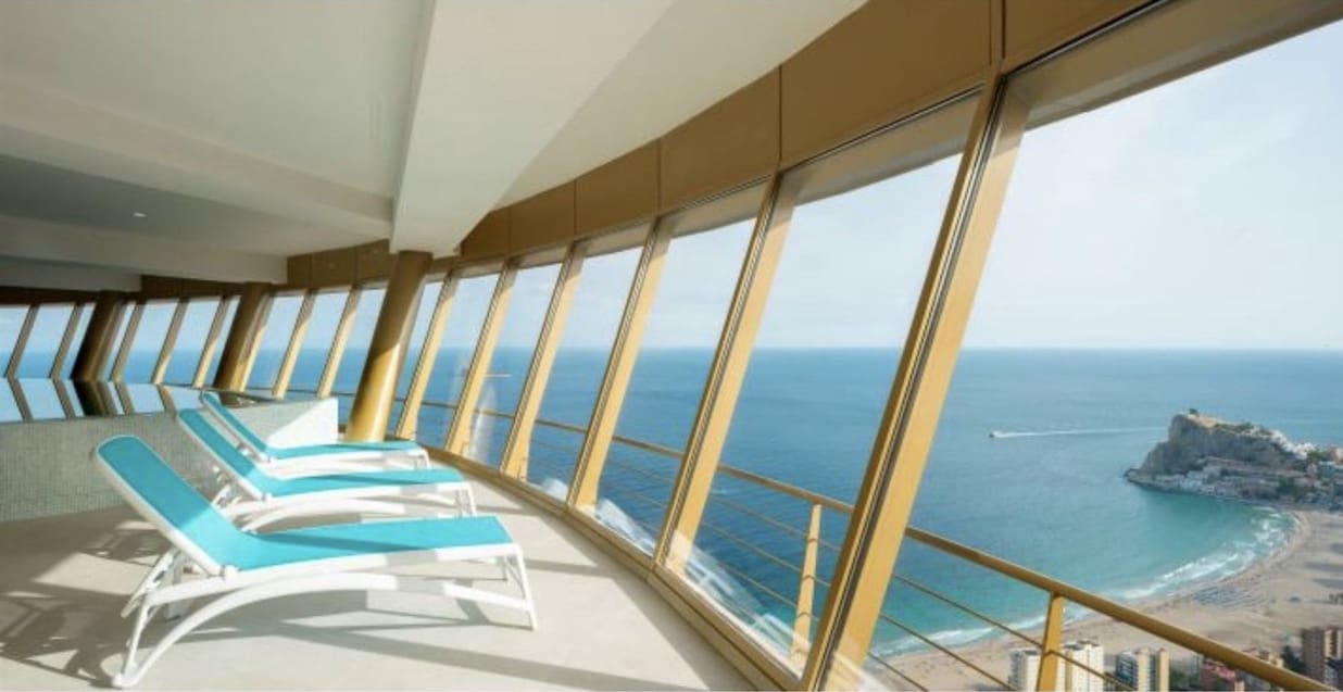 3 bedroom Apartment for sale in Benidorm with pool garage - € 1,065,000 (Ref: 7016171)