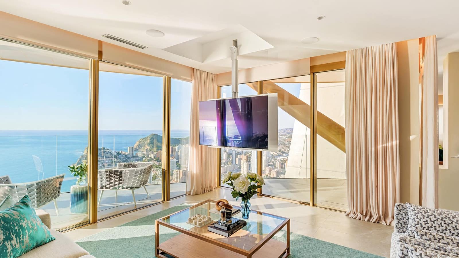 3 bedroom Apartment for sale in Benidorm with pool garage - € 1,065,000 (Ref: 7016171)