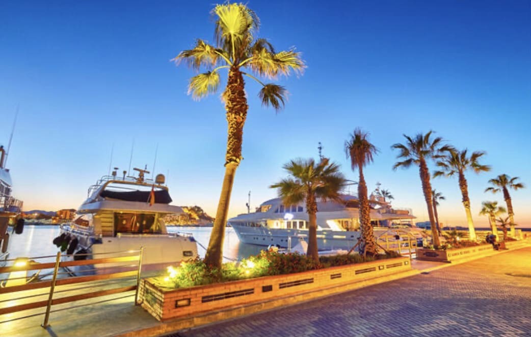 3 bedroom Apartment for sale in Denia with garage - € 489,000 (Ref: 7020462)