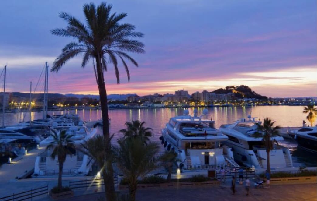 3 bedroom Apartment for sale in Denia with garage - € 489,000 (Ref: 7020462)