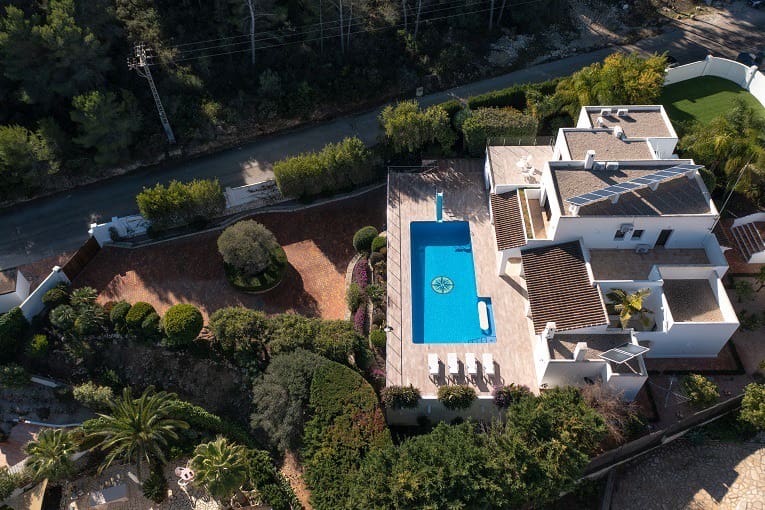 6 bedroom Villa for sale in Moraira with garage - € 1,890,000 (Ref: 7071710)