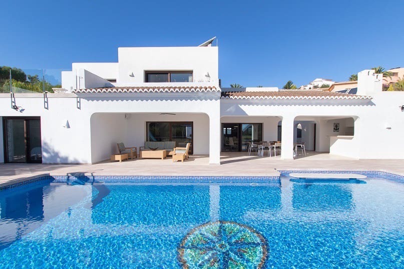 6 bedroom Villa for sale in Moraira with garage - € 1,890,000 (Ref: 7071710)