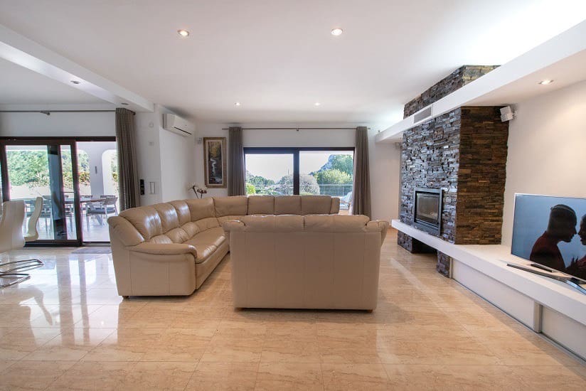 6 bedroom Villa for sale in Moraira with garage - € 1,890,000 (Ref: 7071710)