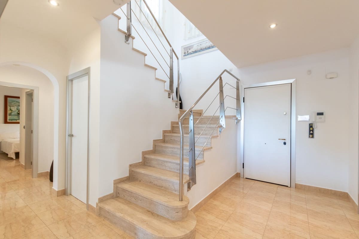 6 bedroom Villa for sale in Moraira with garage - € 1,890,000 (Ref: 7071710)