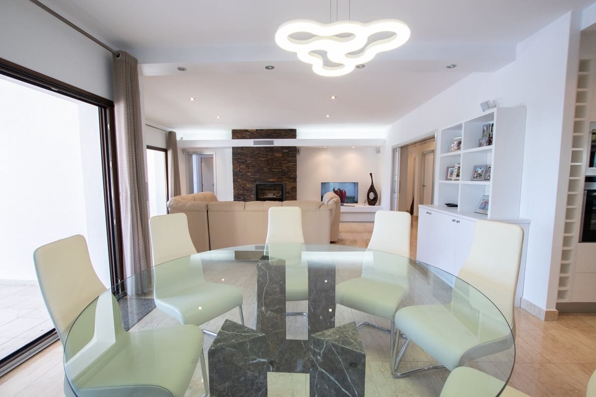 6 bedroom Villa for sale in Moraira with garage - € 1,890,000 (Ref: 7071710)