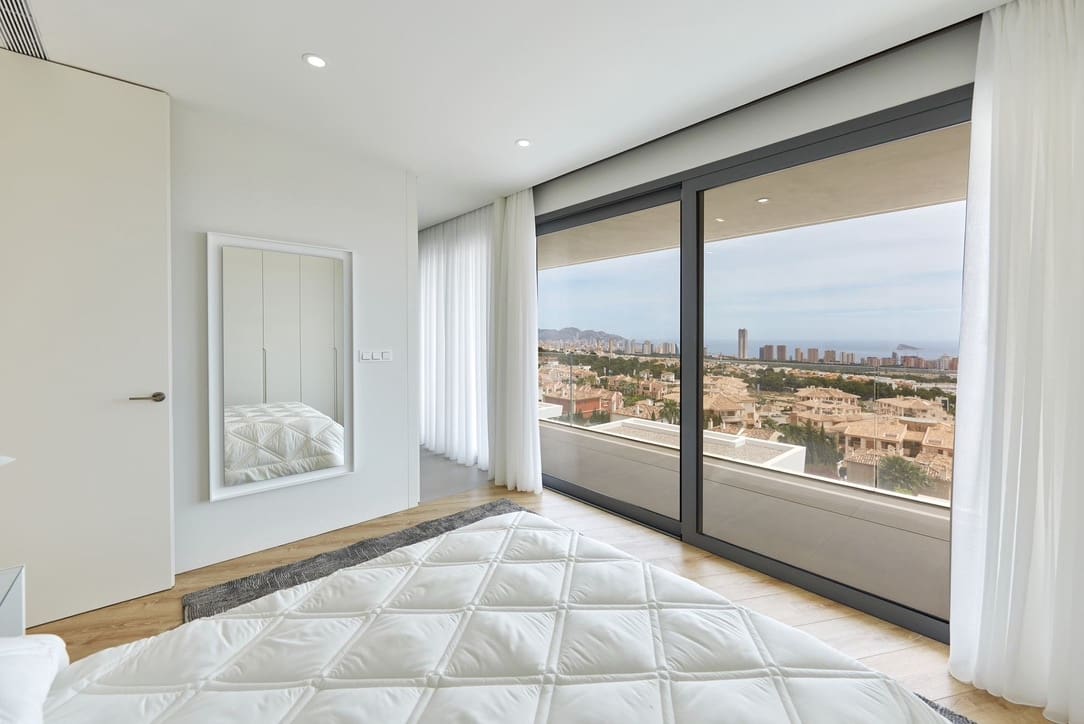 4 bedroom Villa for sale in Finestrat with pool garage - € 1,400,000 (Ref: 7116169)