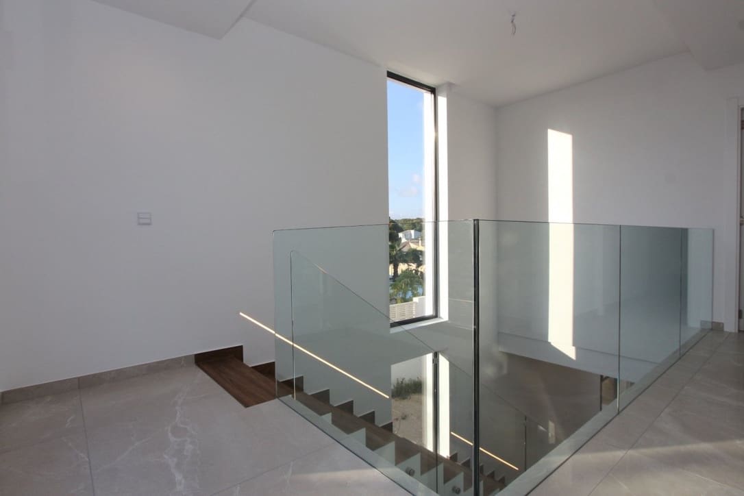 4 bedroom Villa for sale in Calpe / Calp with pool garage - € 1,200,000 (Ref: 7370496)