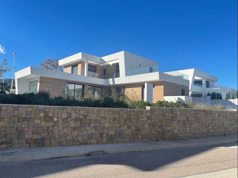 4 bedroom Villa for sale in Calpe / Calp with pool garage - € 1,200,000 (Ref: 7370496)