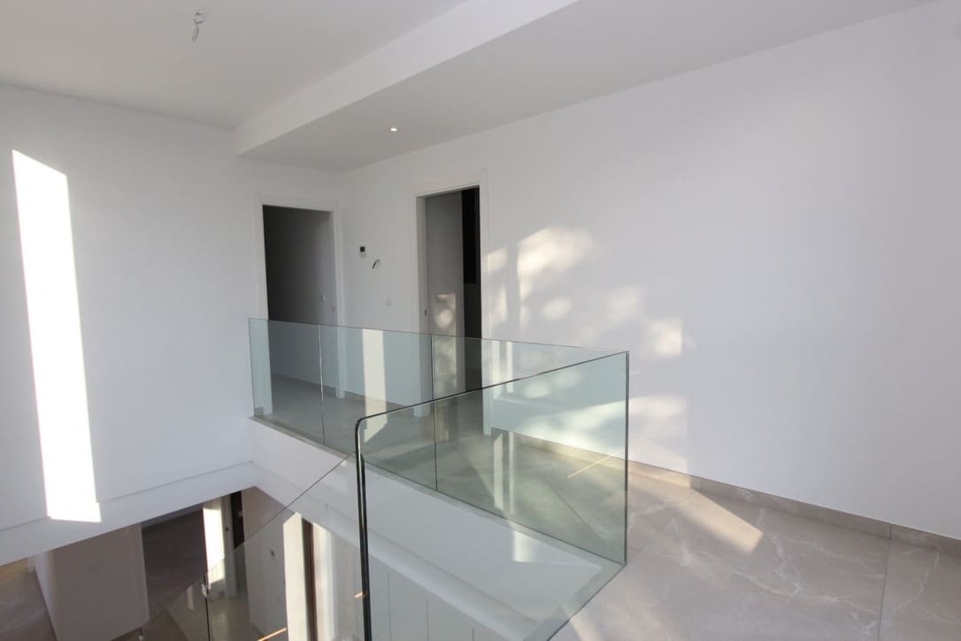 4 bedroom Villa for sale in Calpe / Calp with pool garage - € 1,200,000 (Ref: 7370496)