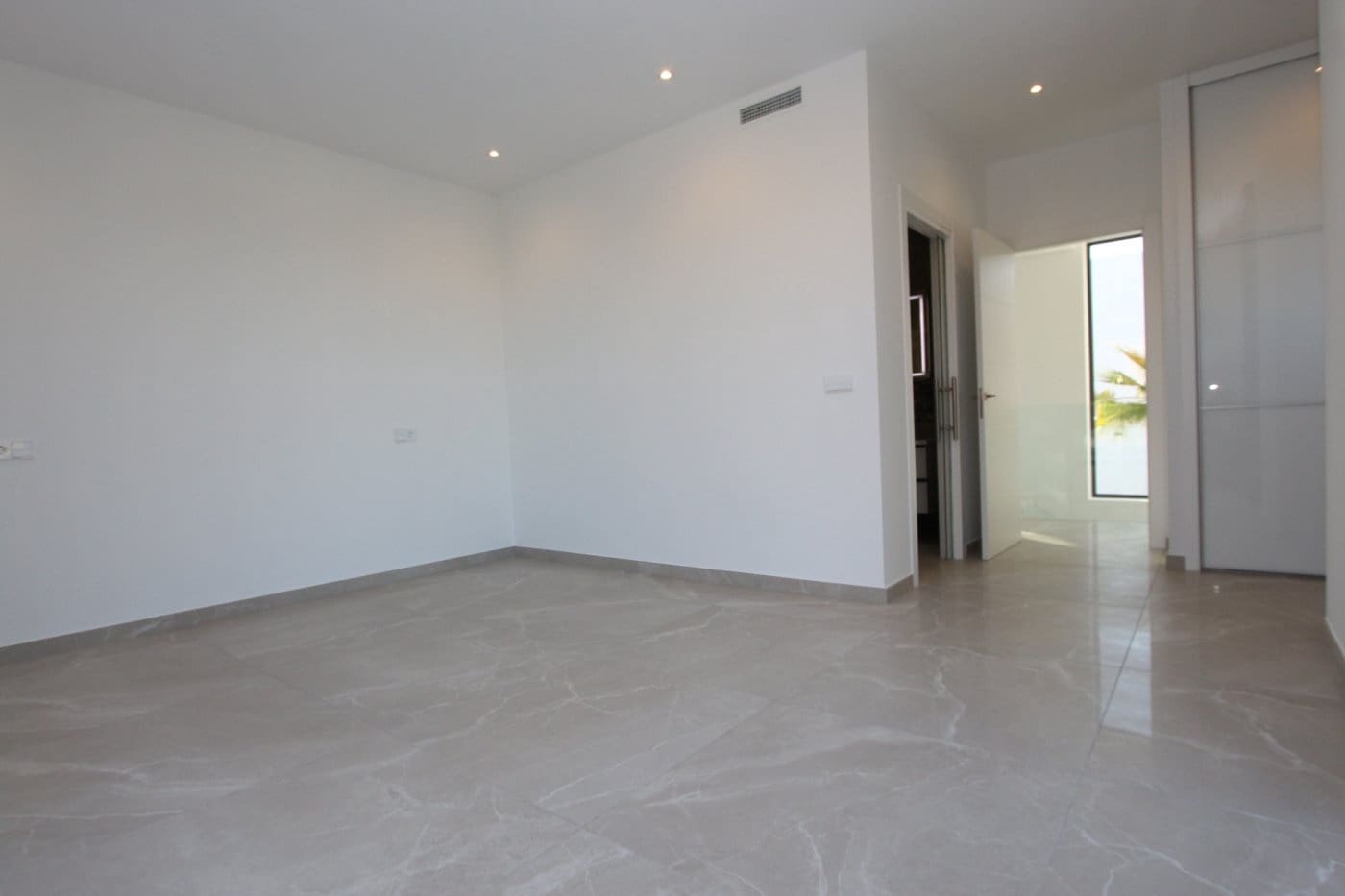 4 bedroom Villa for sale in Calpe / Calp with pool garage - € 1,200,000 (Ref: 7370496)