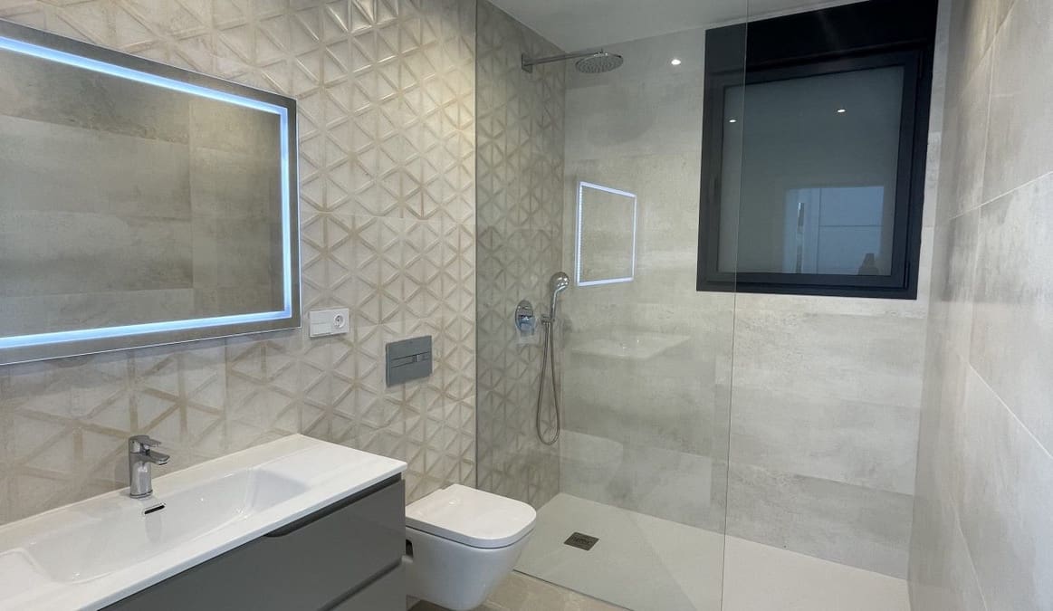 4 bedroom Villa for sale in Calpe / Calp with pool garage - € 1,200,000 (Ref: 7370496)