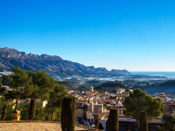 3 makuuhuone Huvila myytävänä paikassa Polop mukana uima-altaan 
autotalli - 470 000 € (Ref: 7405856)